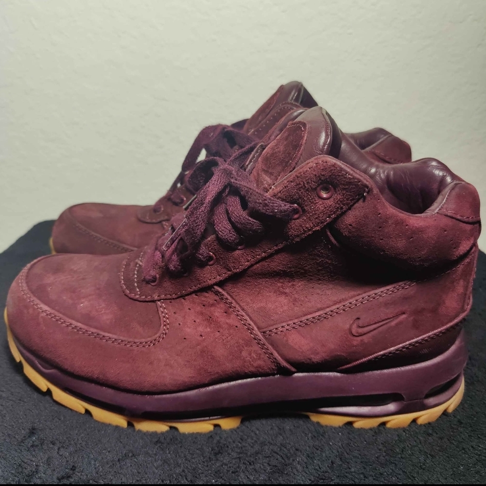 Nike Purple Sneakers